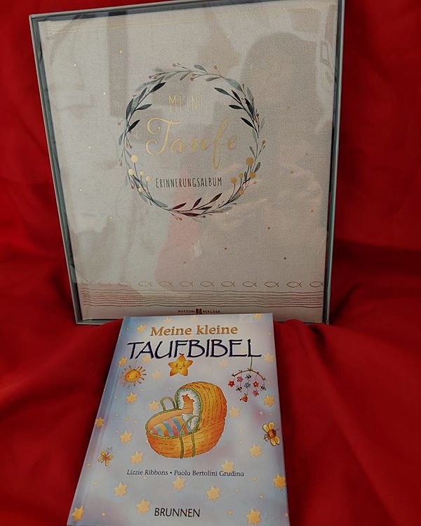 Kleine Taufbibel als Geschenk zur Taufe